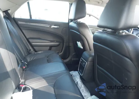 2016 Chrysler 300 Anniversary Edition z USA, uszkodzony, nr VIN 2C3CCAAG9GH207664